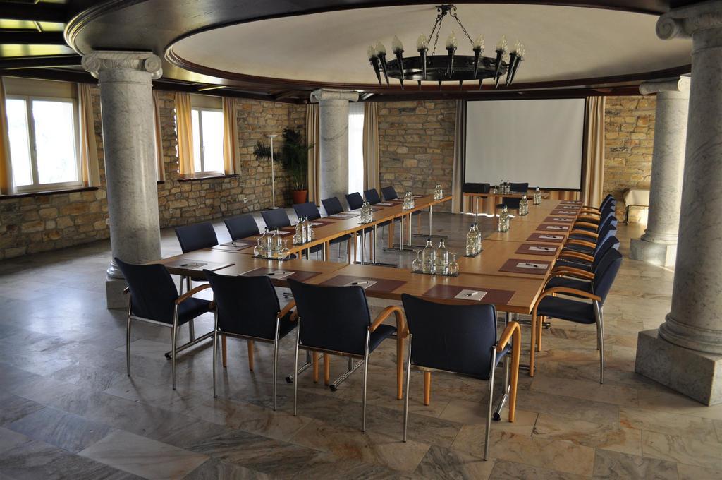 Seminar- & Erlebnishotel Roemerturm Фильцбах Экстерьер фото